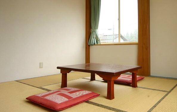 Nakasumi Ryokan يوزاوا الغرفة الصورة